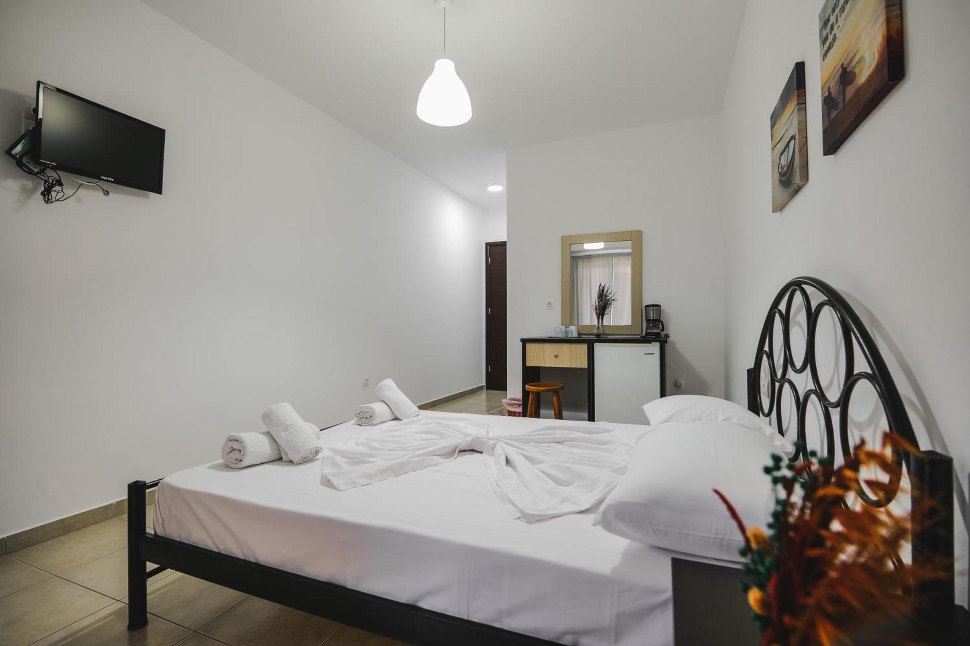 Nefelis Rooms Himarë Habitación foto
