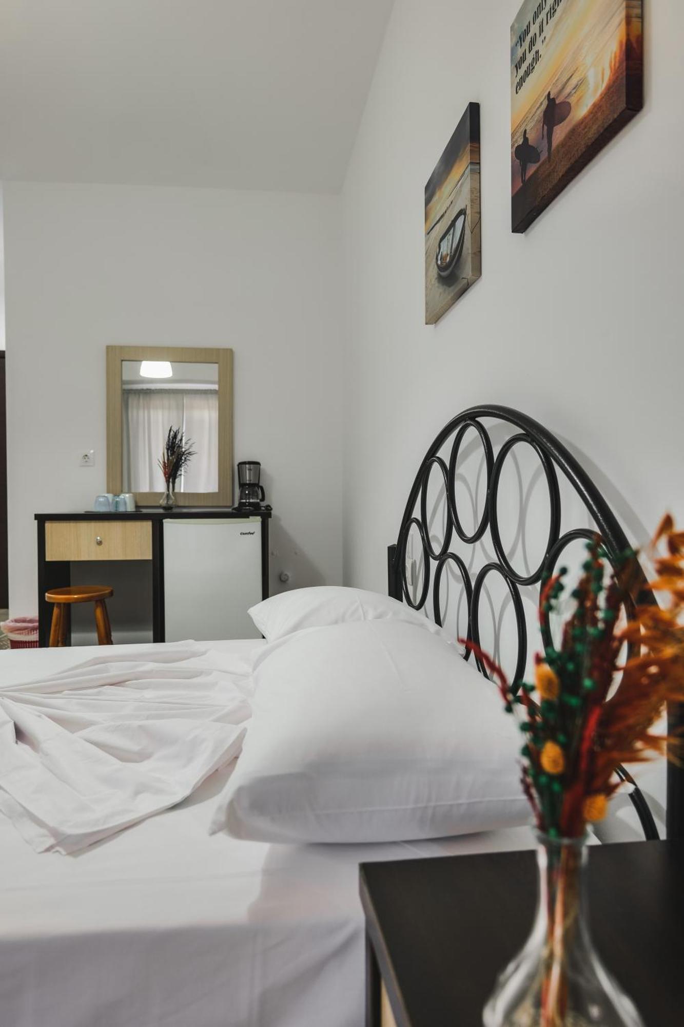 Nefelis Rooms Himarë Habitación foto