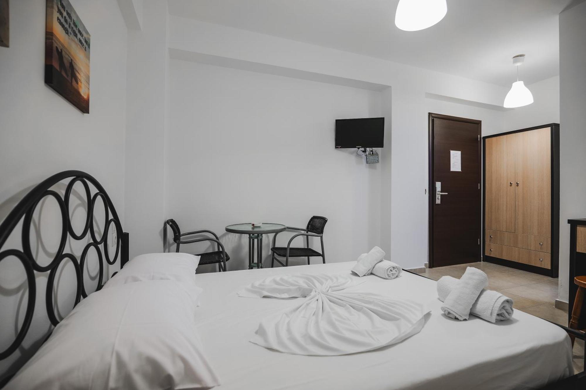 Nefelis Rooms Himarë Habitación foto
