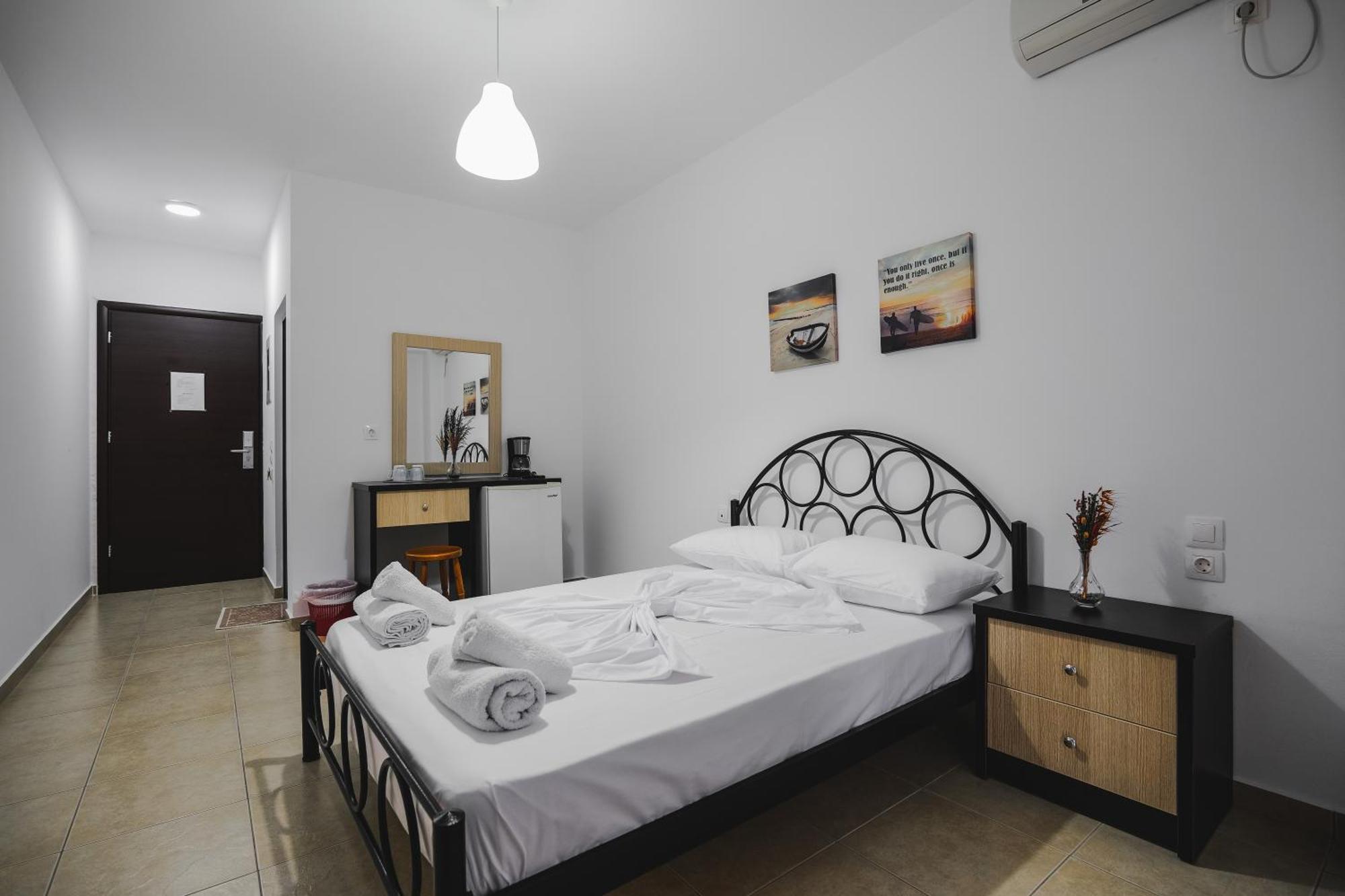 Nefelis Rooms Himarë Habitación foto