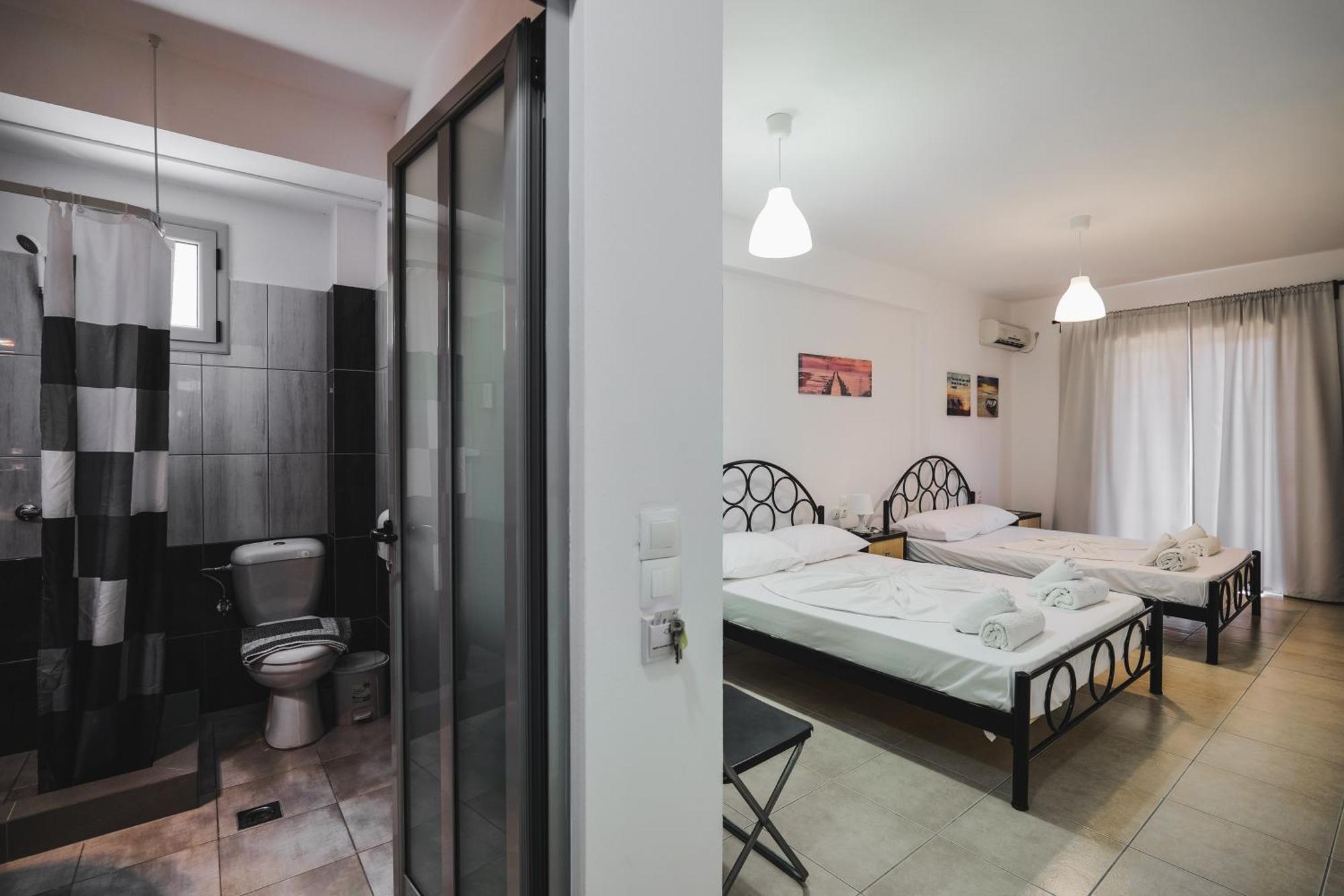 Nefelis Rooms Himarë Habitación foto